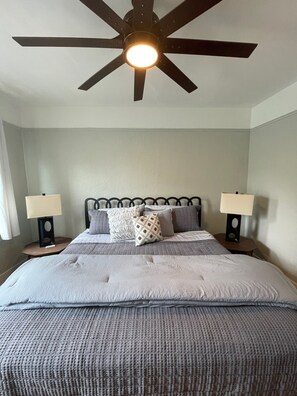 2 bedrooms, iron/ironing board, free WiFi, bed sheets