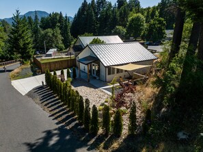 Exterior - Casa Chihuahua- Modern Luxe 2b/1b home (Carson)