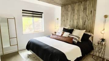 2 bedrooms, desk, travel crib, WiFi