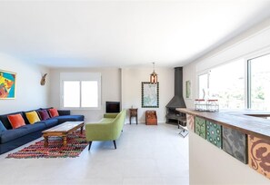 TV, fireplace, DVD player, table tennis