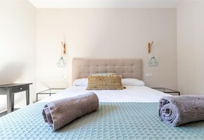 5 quartos, ferros/tábuas de passar roupa, Wi-Fi de cortesia