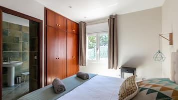 5 soverom, strykejern/-brett, wi-fi (inkludert) og sengetøy