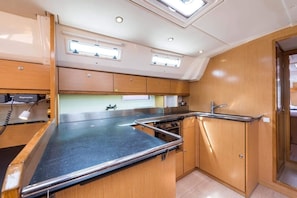 Fridge, stovetop