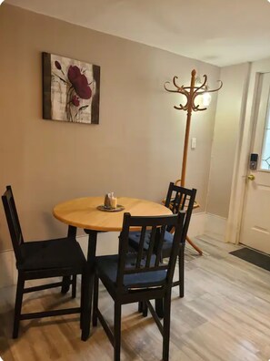 Dining - The cozy nook in waterloo (Waterloo)