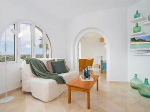 TV - Chalet Son Mojer. Spectacular chalet with pool for 6 people. Near Cala Santanyí (Son Moja)