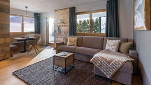 Unclassified image, 2 of 50, button - Van's Place - Luxury apartment Kaltenbach, Zillertal, Austria (Kaltenbach)