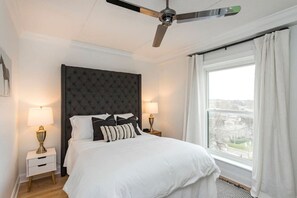 2 bedrooms, desk, iron/ironing board, free WiFi