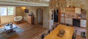 Holiday Home 'Dans La Drôme' with Mountain View, Private Pool & Wi-Fi