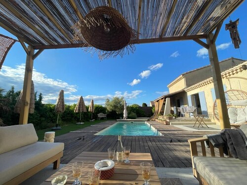 Holiday Home with Private Pool, Ideal for Large Families and Complete Privacy