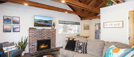 TV connectée, cheminée