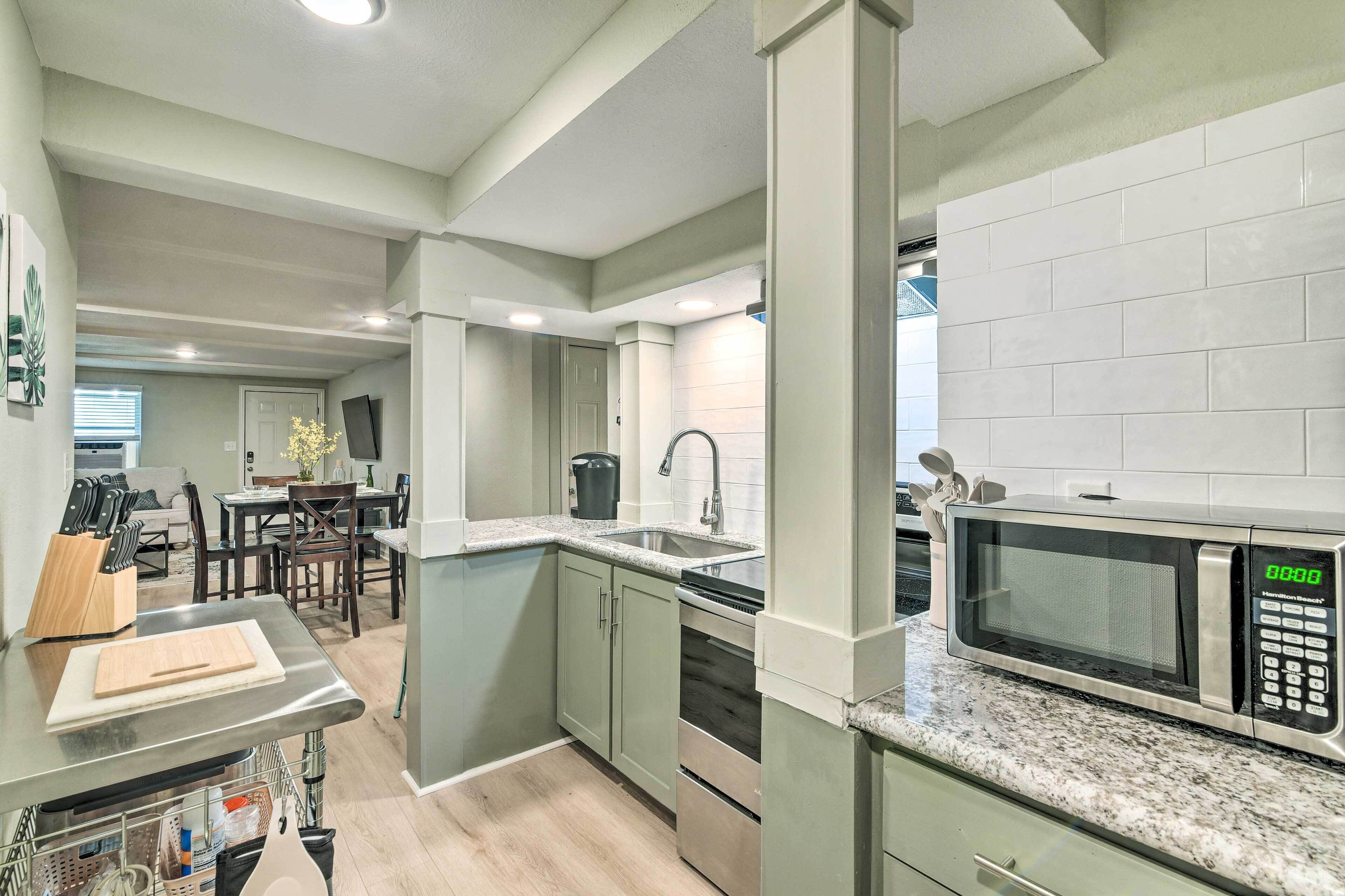 Fridge, microwave, stovetop, coffee/tea maker