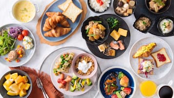 Desayuno buffet diario (JPY 2530 por persona)