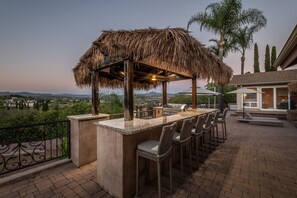 Terrace/patio - Oasis Dream- very large Pool Slide/GameRoom/Pool/Hottub/Casita (Escondido)