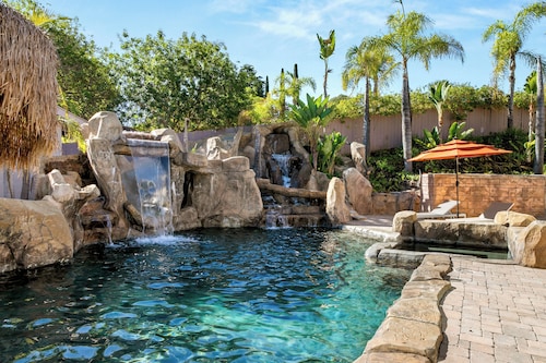 Oasis Dream- very large Pool Slide/GameRoom/Pool/Hottub/Casita