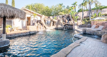 Oasis Dream- very large Pool Slide/GameRoom/Pool/Hottub/Casita