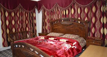 Snow Land Hotel Kaghan