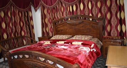 Snow Land Hotel Kaghan