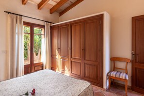 4 Schlafzimmer, Bügeleisen/Bügelbrett, kostenloses WLAN, Bettwäsche
