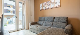 Holiday Home Casa Mattia with Terraces, Garden & Wi-Fi