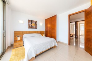 3 bedrooms, iron/ironing board, free WiFi, bed sheets - Holiday Home Casa Mulet with Sea View, Terraces & Wi-Fi (can picafort)
