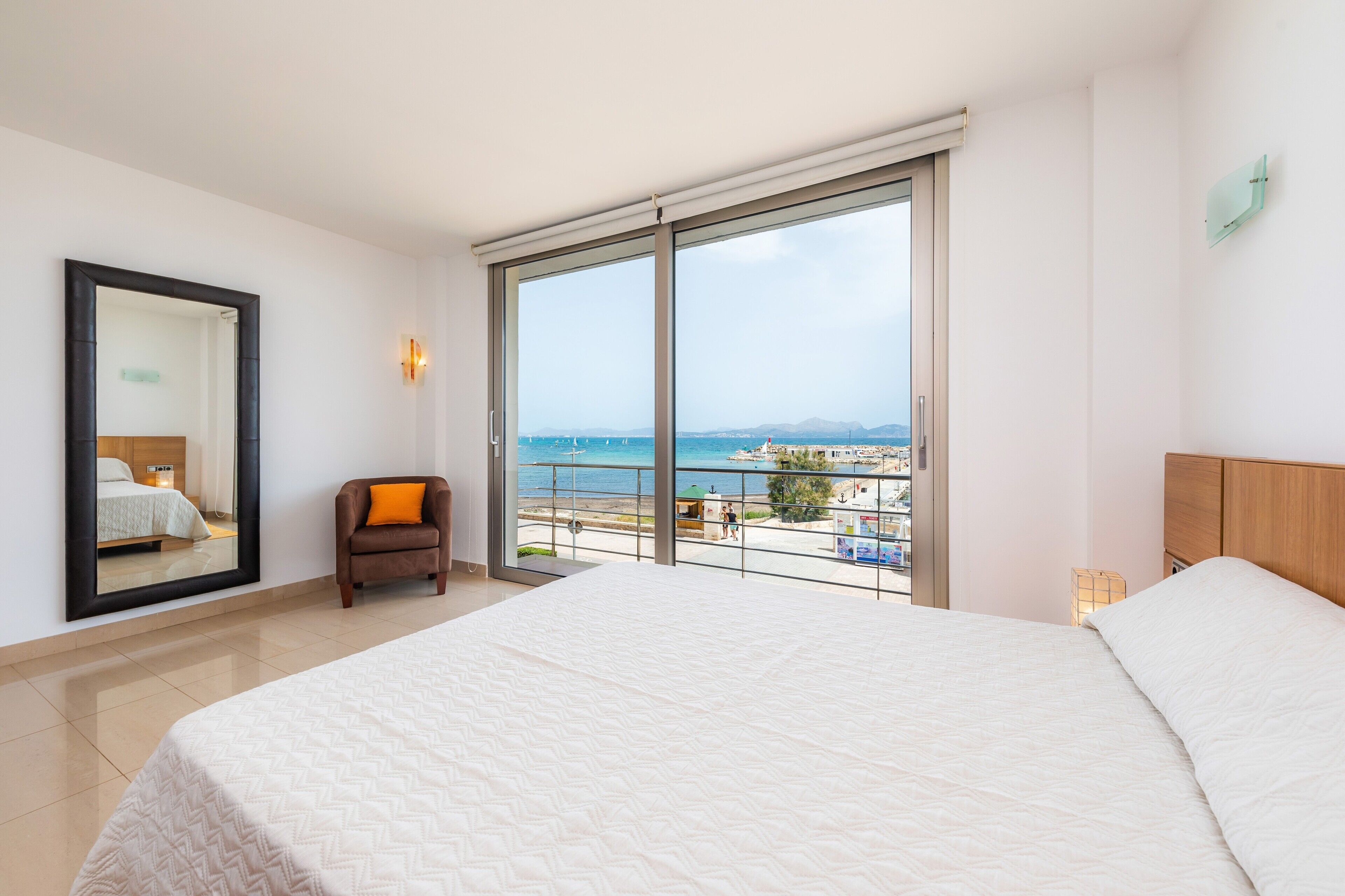 3 chambres, fer et planche à repasser, Wi-Fi gratuit, draps fournis