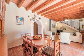 Interior - Holiday Home 'Finca Can Xet' with Mountain View, Pool & Wi-Fi (Felanitx)
