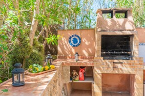 Property grounds - Holiday Home 'Finca Can Xet' with Mountain View, Pool & Wi-Fi (Felanitx)