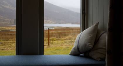 Torran Cottage - A cosy country cottage set in dramatic Scottish landscape