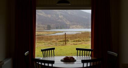 Torran Cottage -  A cosy country cottage set in dramatic Scottish landscape