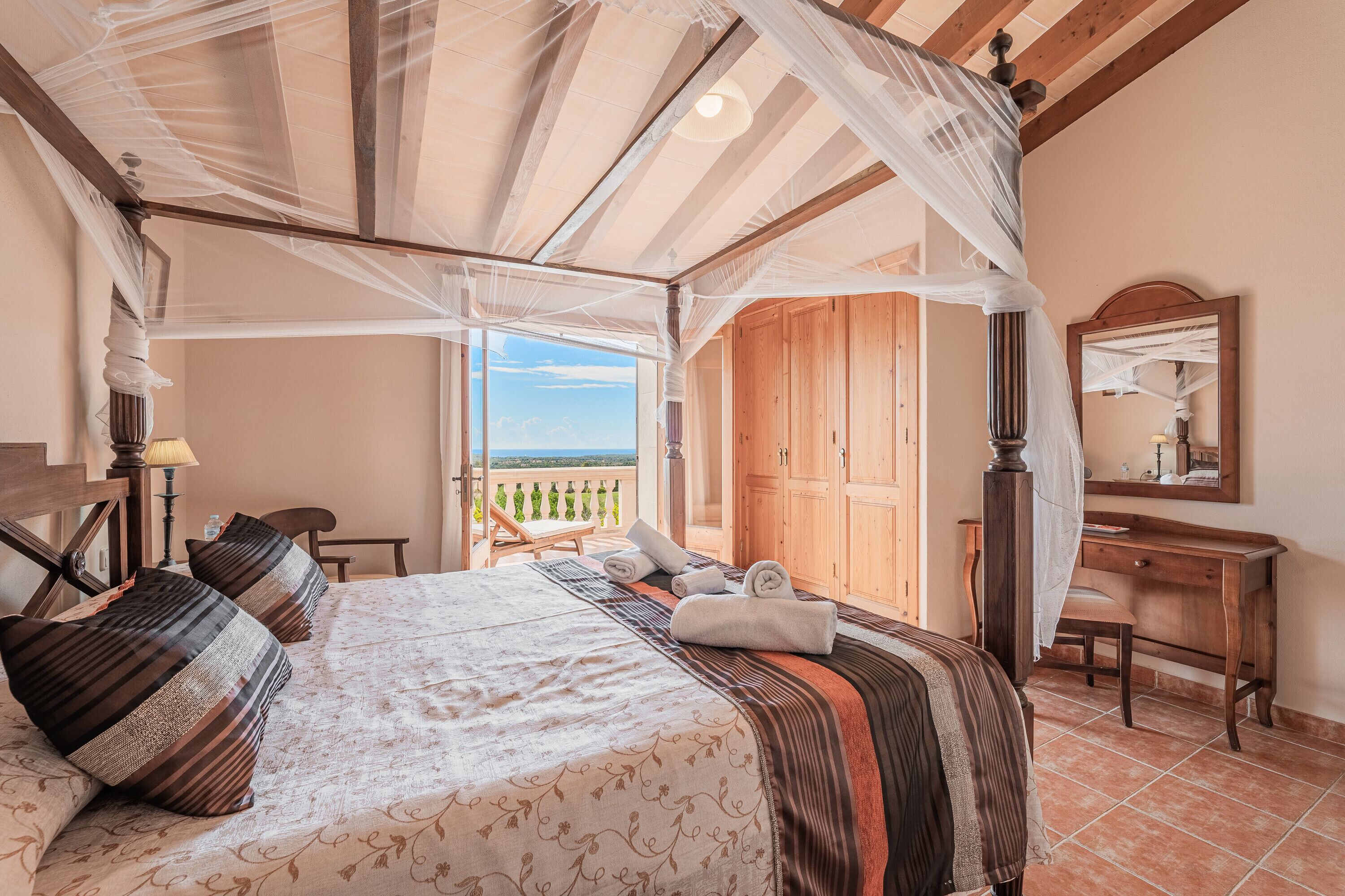 6 bedrooms, iron/ironing board, free WiFi, bed sheets