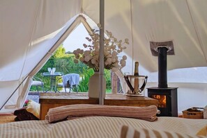 1 dormitorio y ropa de cama
