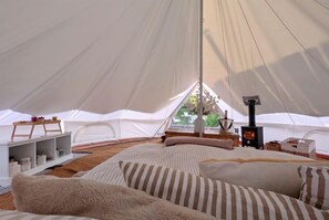 1 bedroom, bed sheets - Bell tent in ultimate luxury with a wood fired hot tub, super king size bed (Shebdon)