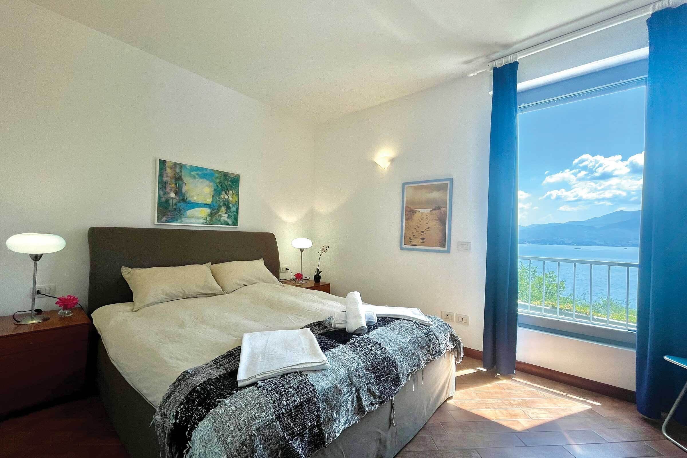Family Apartment, Multiple Bedrooms, 2 Bathrooms, Mountainside (Gaeta 'Lake View')
