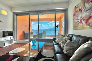 Apartamento familiar, 2 habitaciones, 2 baños, junto a la montaña (Gaeta 'Lake View') | Vistas desde la habitación