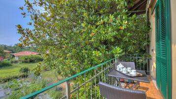 Familienhaus, Mehrere Schlafzimmer (Charming La Gelosia Few Min From Lake) | Speisen im Freien