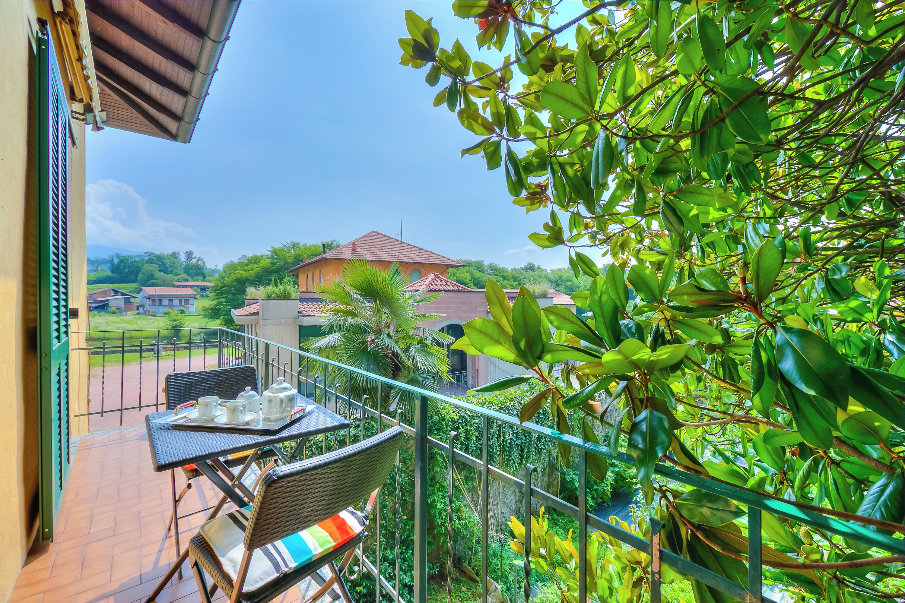 Family House, Multiple Bedrooms (Charming La Gelosia Few Min From Lake) | Outdoor dining