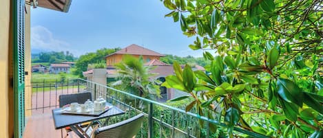 Familienhaus, Mehrere Schlafzimmer (Charming La Gelosia Few Min From Lake) | Speisen im Freien