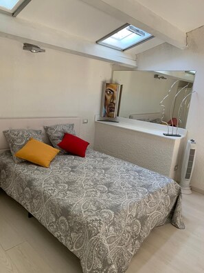 1 Schlafzimmer, Bügeleisen/Bügelbrett, Reisekinderbett, kostenloses WLAN