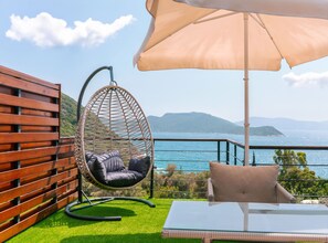 Sea View Jacuzzi Suite Terrace Room | Vista do quarto