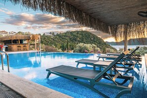 Outdoor pool, open 10:00 AM to 8:00 PM, pool umbrellas, sun loungers - The Luxury Shelters (Kas)