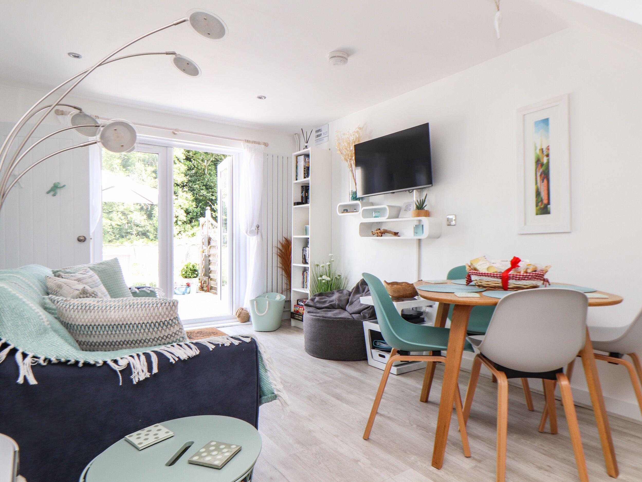 Penpoll, Pet Friendly, With A Garden In Padstow - Padstow