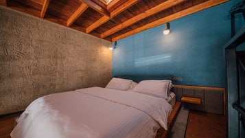 Premium-bungalow | 1 makuuhuone, ylelliset vuodevaatteet, minibaari, työpöytä