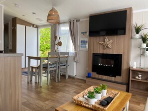 Living area - Gorgeous Coastal Holiday Home (Poole)