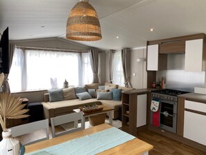 Living area - Gorgeous Coastal Holiday Home (Poole)