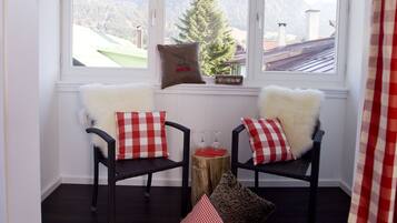 Comfort Double Room | In-room safe, desk, blackout drapes, soundproofing