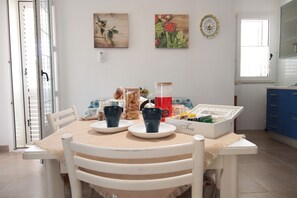 Dining - VILLA CALABERNARDO Apartment Turtledove Garden View 50 METERS FROM THE SEA (Calabernardo)