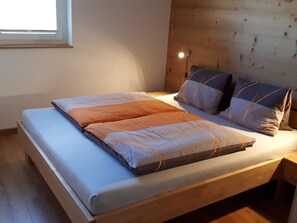 2 bedrooms, Internet