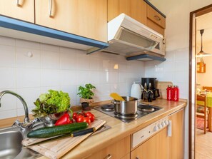 Kühlschrank, Mikrowelle, Toaster, Hochstuhl