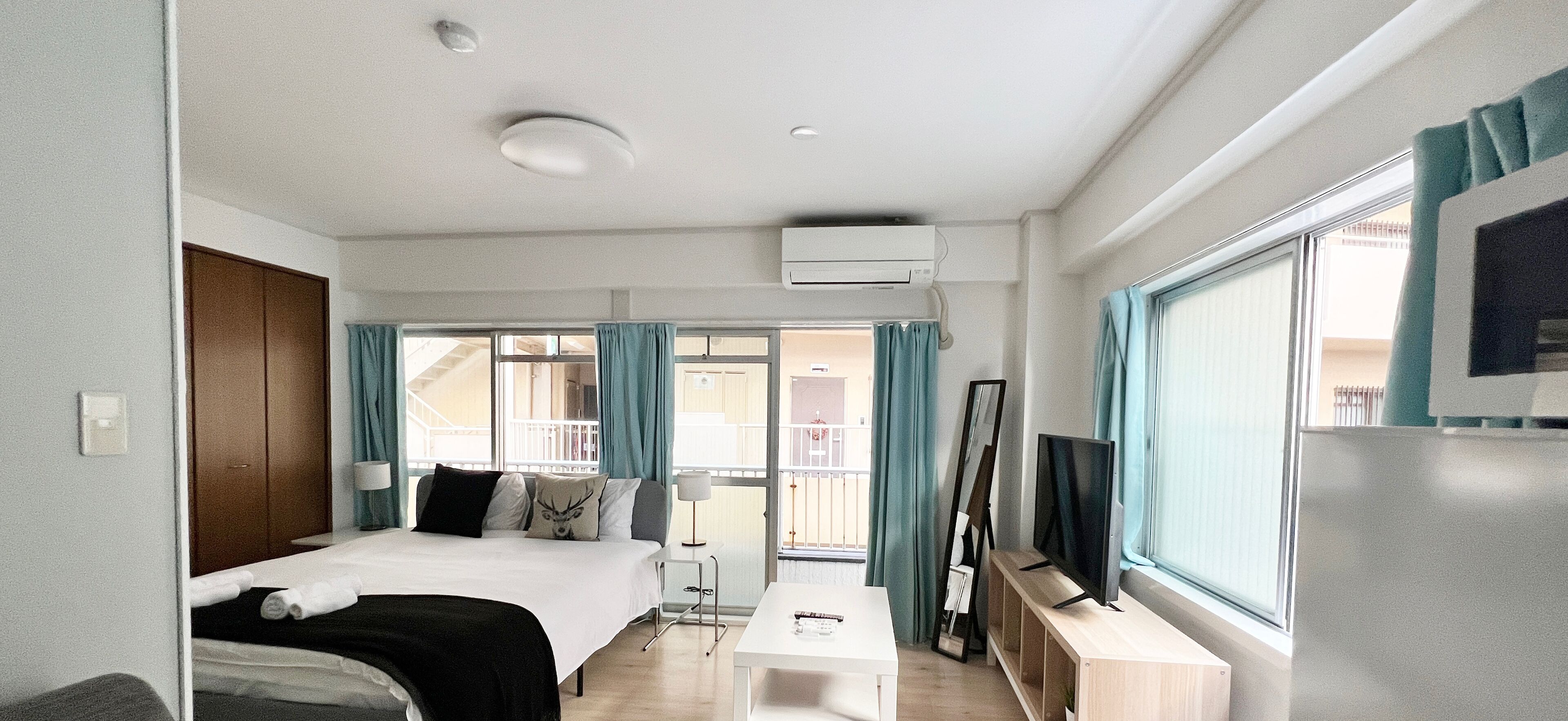 Blackout curtains, free WiFi, bed sheets