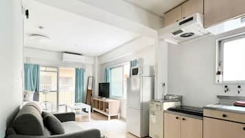 1 bedroom, blackout curtains, free WiFi, bed sheets